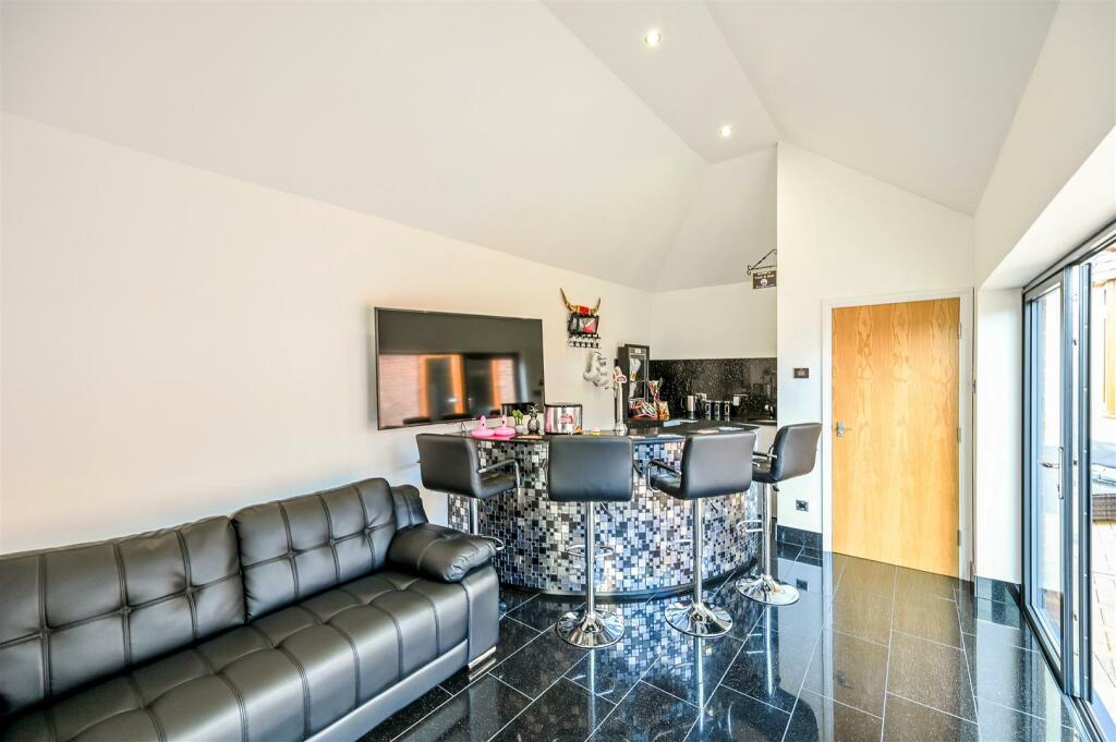 Home Bar/Annex