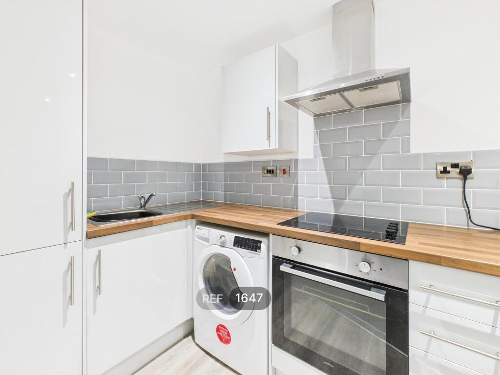 Kitchen &amp; Living area