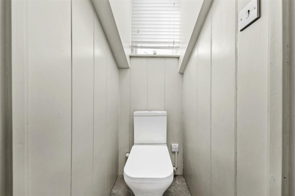 TOP FLOOR FLAT 39 Fitzroy Road   - 2gdNyktxruIy24R