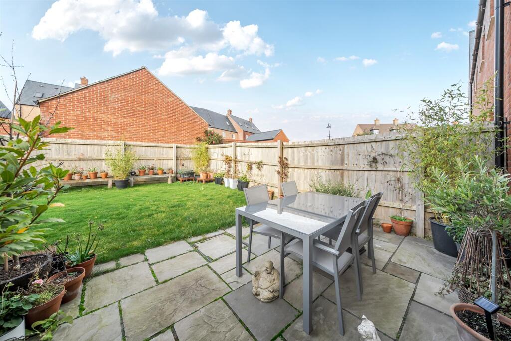 7 Catterick Way, Towcester (9).jpg