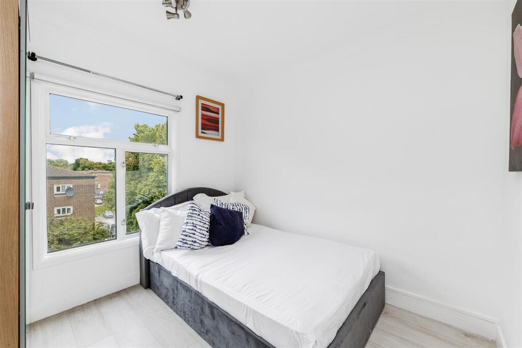 Flat 4, 149 The Vale-5.jpg