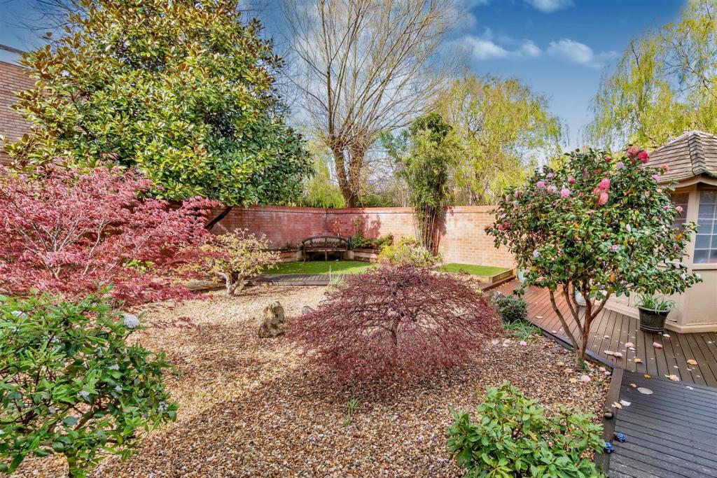 Gardens 2.jpg