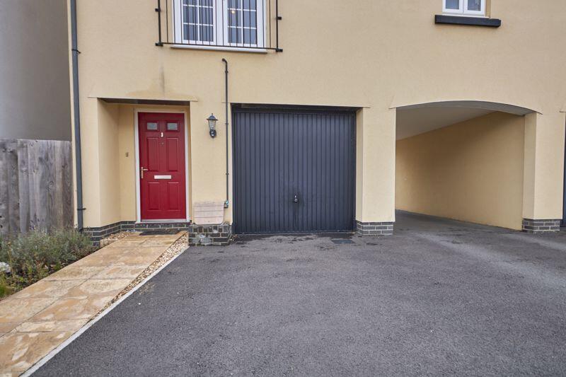 Garage &amp; Parking