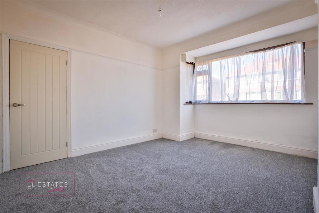 Bedroom 1.jpg