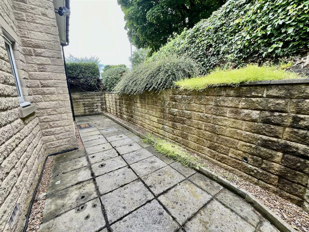 Bramleys Estate Agents - Maple Fold - Elland (23).