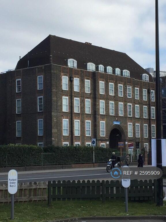 Outside View Of Pomona House