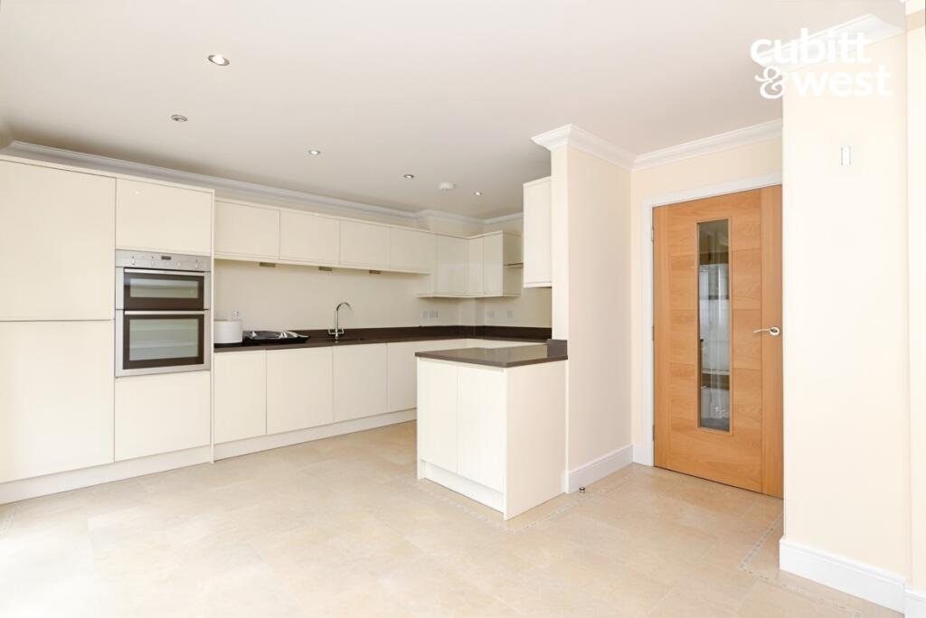 5ccaba00-2158_234...