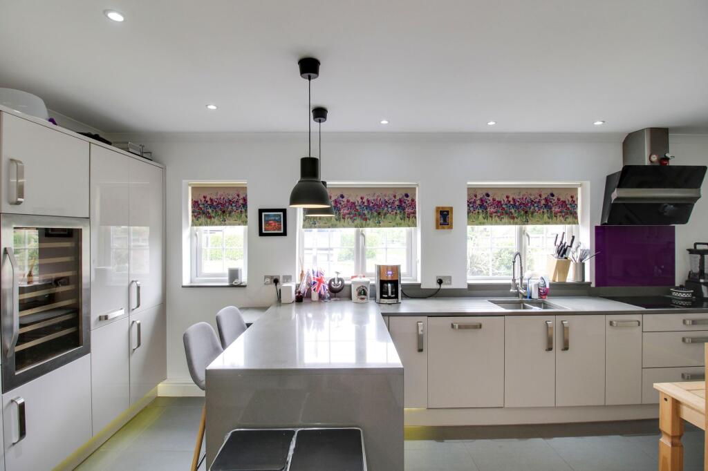 Kitchen / Breakfast Room