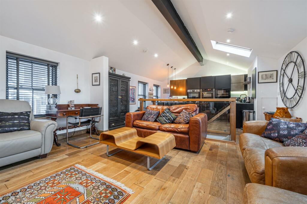 OPEN PLAN, KITCHEN LOUNGE AND DINER