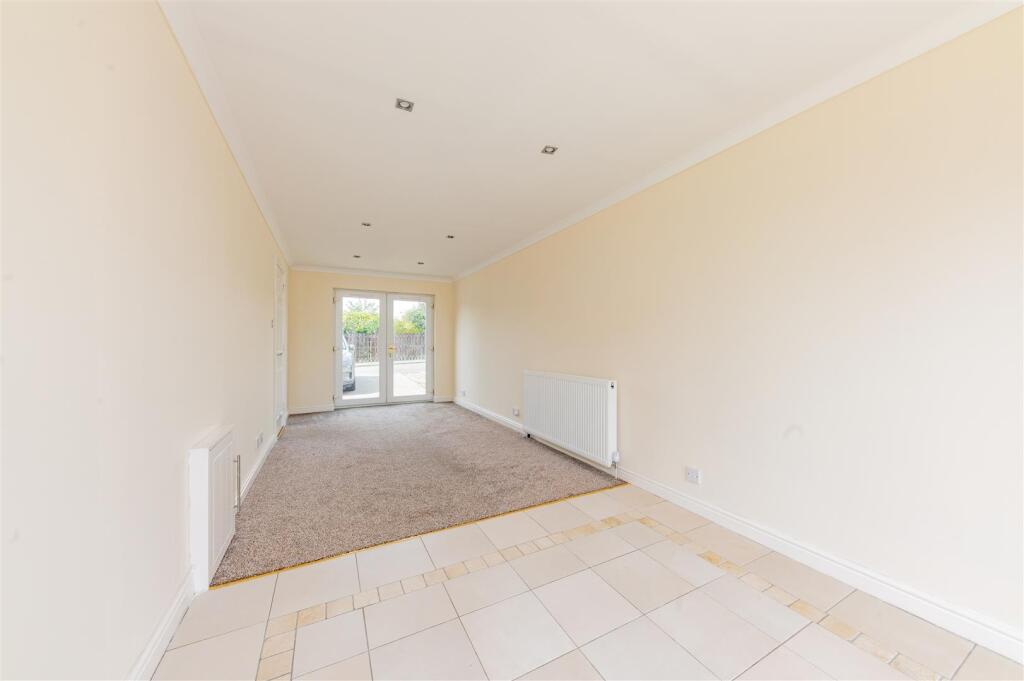 35 Myrtlehall Gardens Dundee-17.JPG