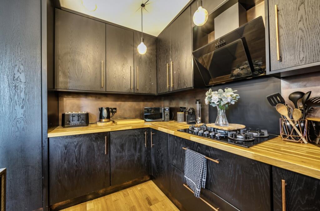 1336795-5-689cf9dbef772