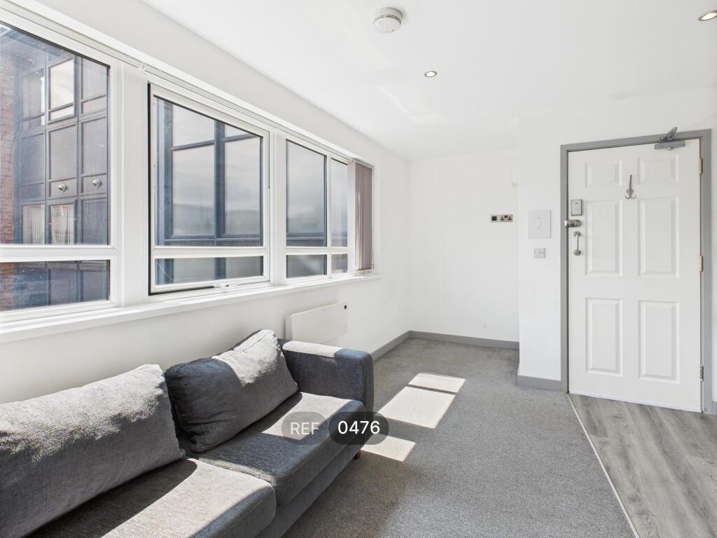 Kitchen &amp; Living area