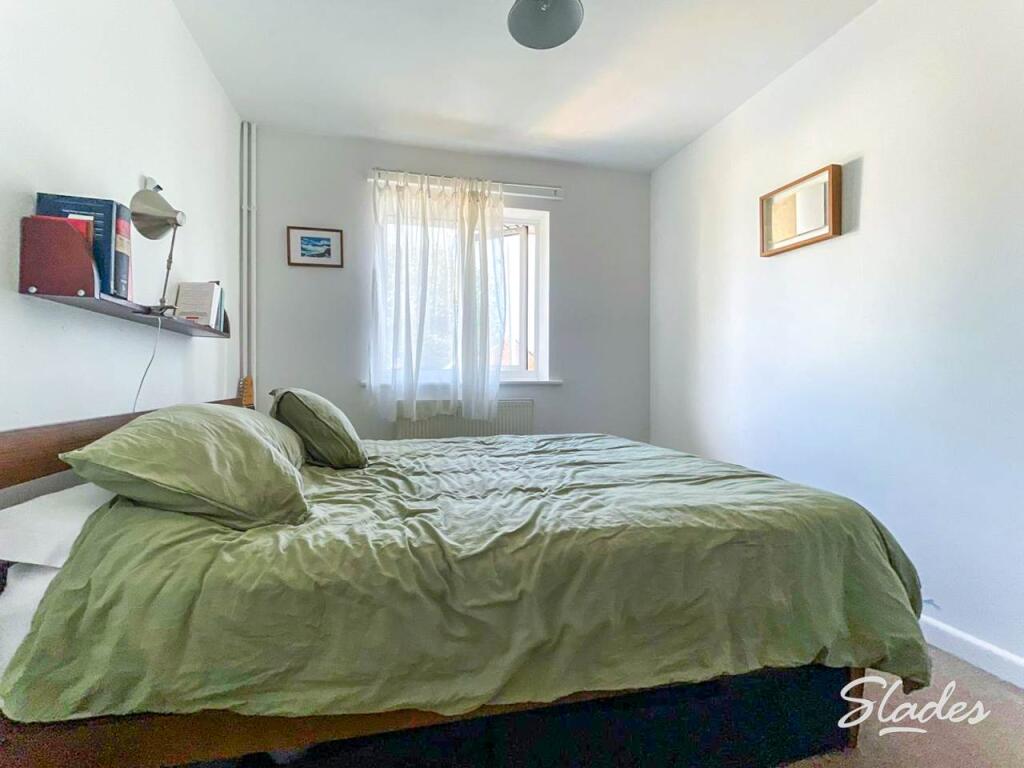 1b hampden lane seco