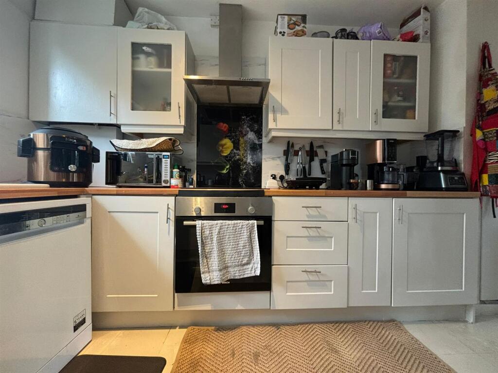 Kitchen, 2.jpeg