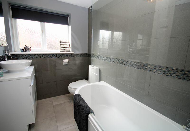En-suite bathroom