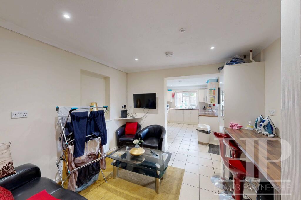 Communal Kitchen/Living Area