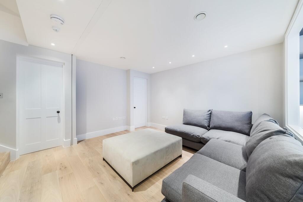 71 Cadogan Lane  (7)