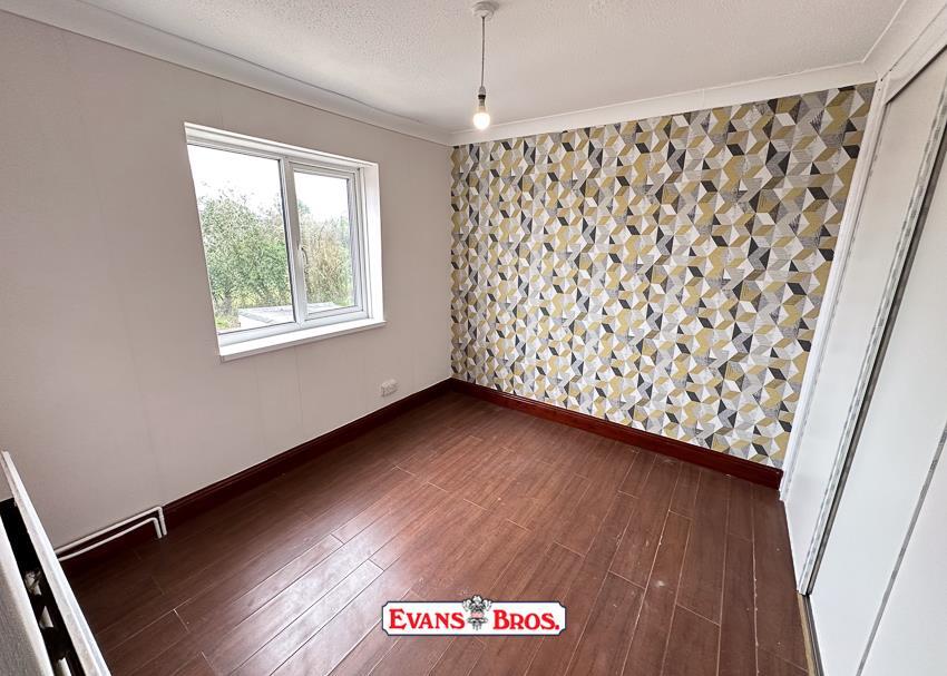 DOUBLE BEDROOM 1