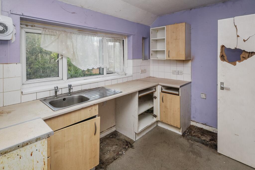 Flat A, 1 Moss Drive, Vange, Basildon, Essex, SS16 4RZ