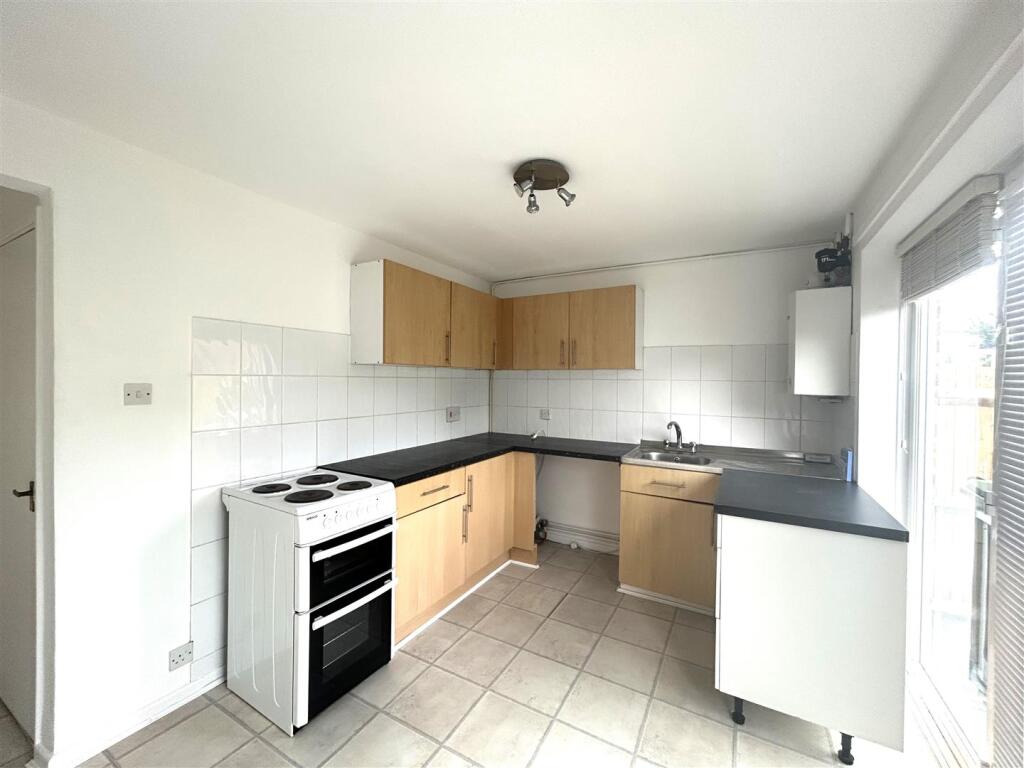 kitchen 1.jpg