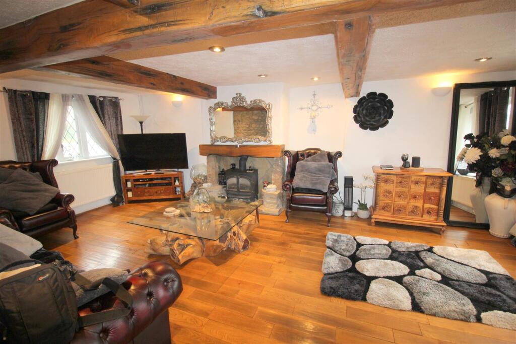 Leach Lodge Farm lounge.JPG