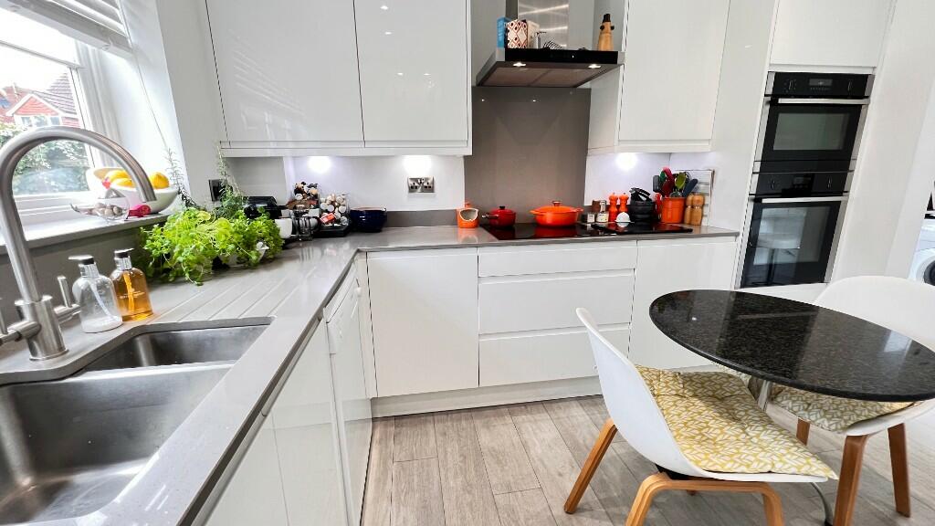 Kitchen/Breakfast