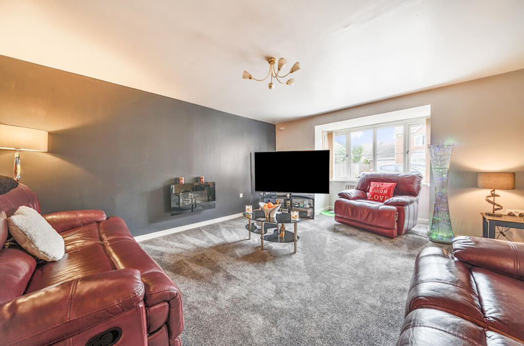 1304500-11-684813...