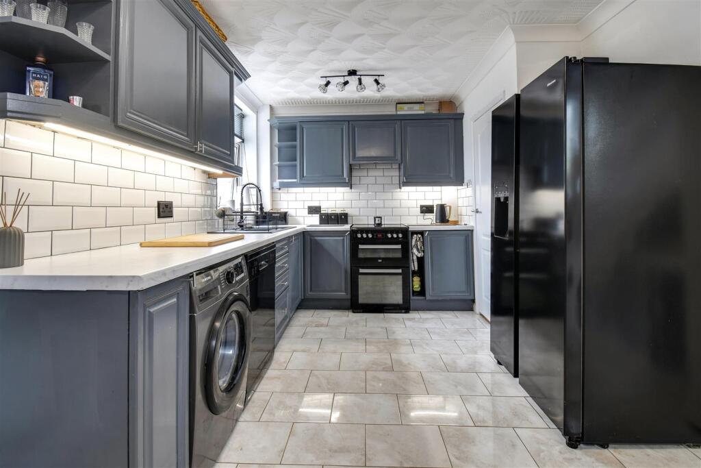 BREAKFAST KITCHEN