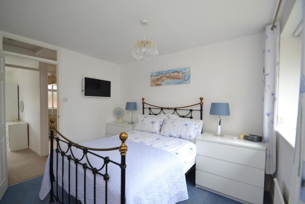 Bedroom 1 b.JPG
