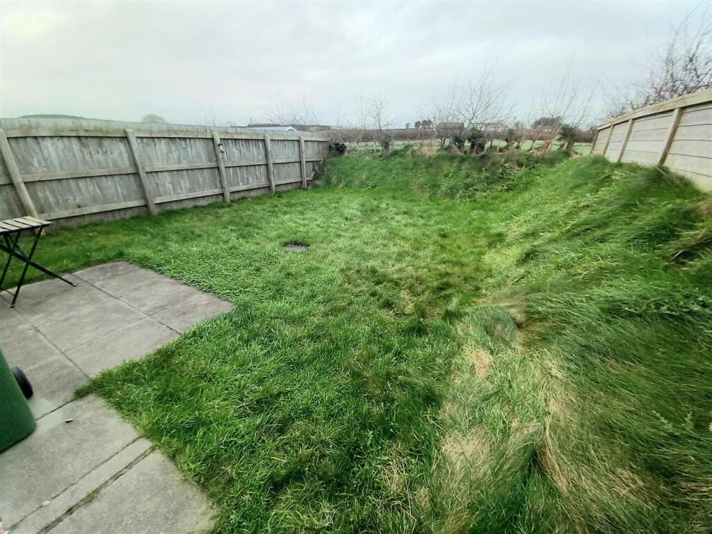 10 Stanley Court Rear Gdn.jpg