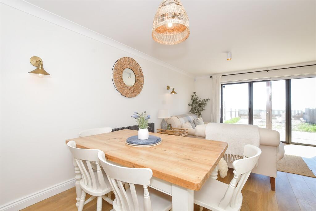 Kitchen/ Dining Area