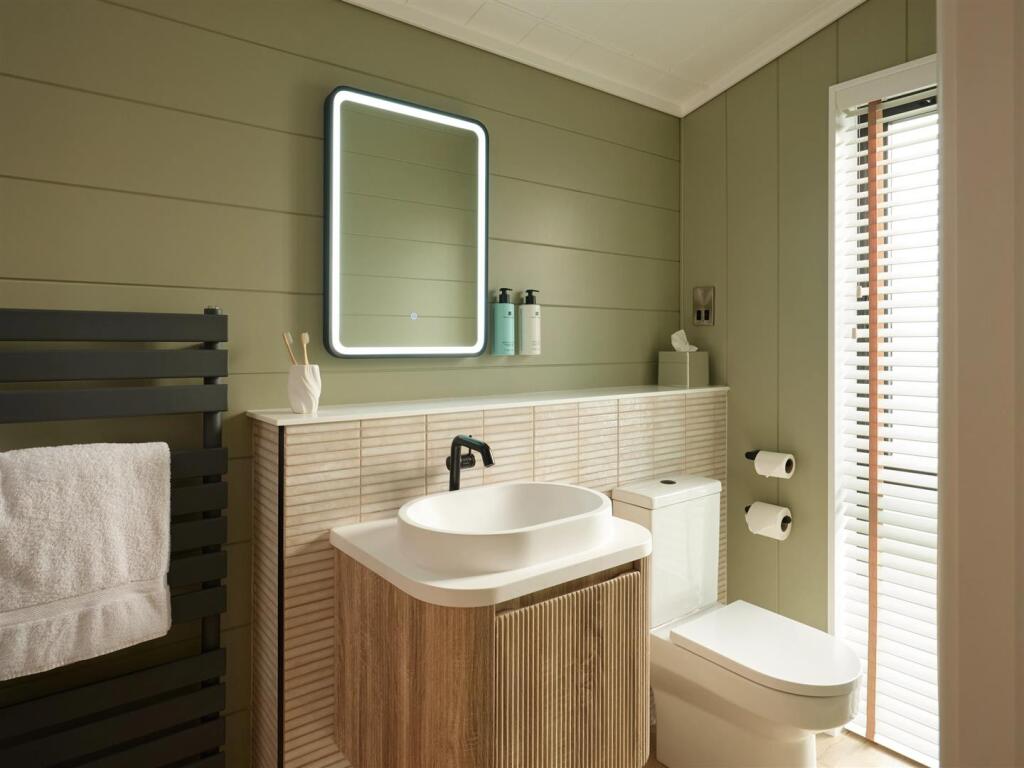 The Beachfront - Ensuite Shower Room