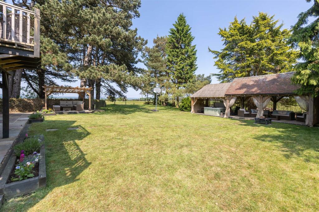 Overfield Lodge External-5.jpg