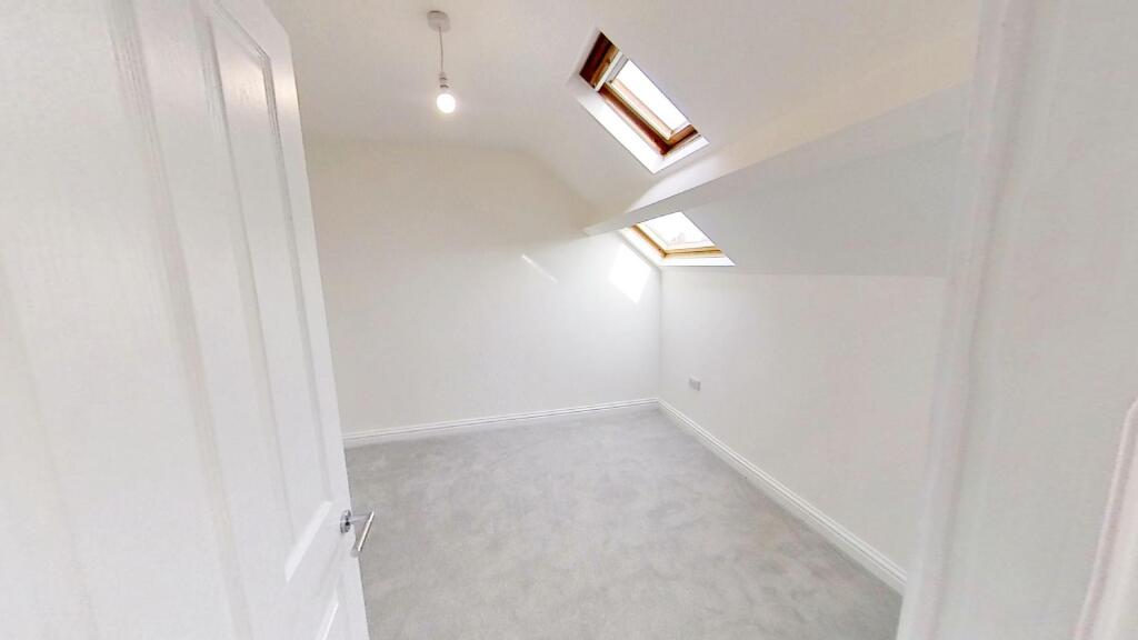 Flat-3-324-Victoria-Park-Road-03232022_121451.jpg