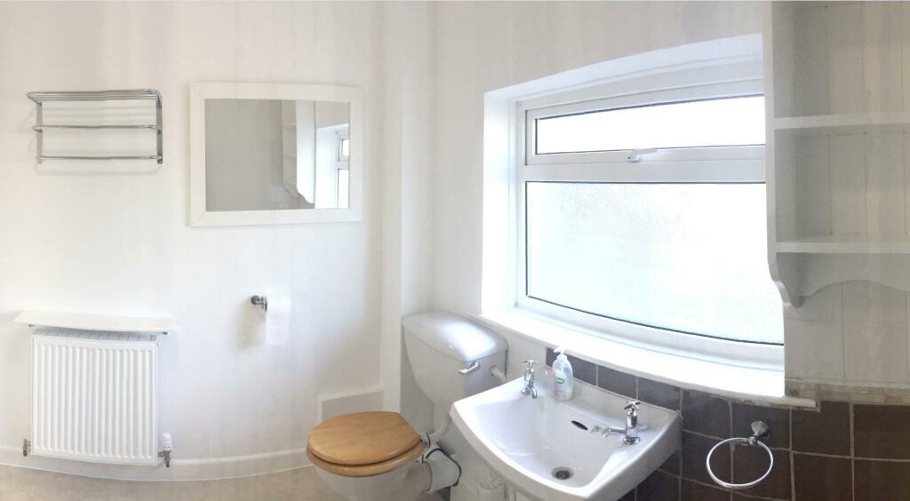 8 Marlborough - Bathroom 2.JPG