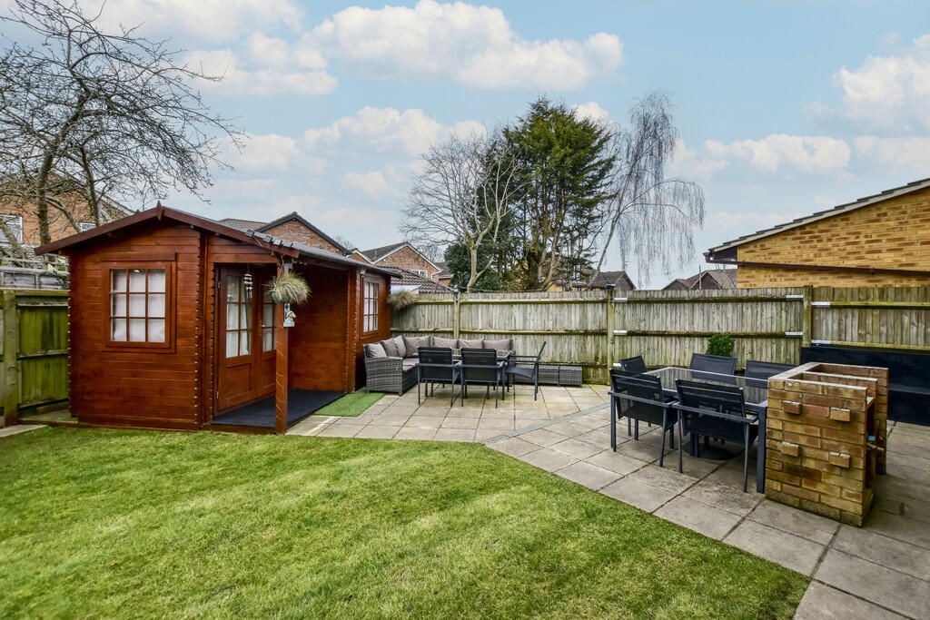 15 Alder Walk 7