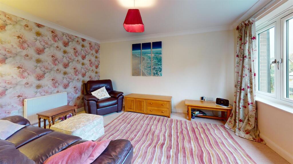 Kingsway-Bedroom 1.jpg