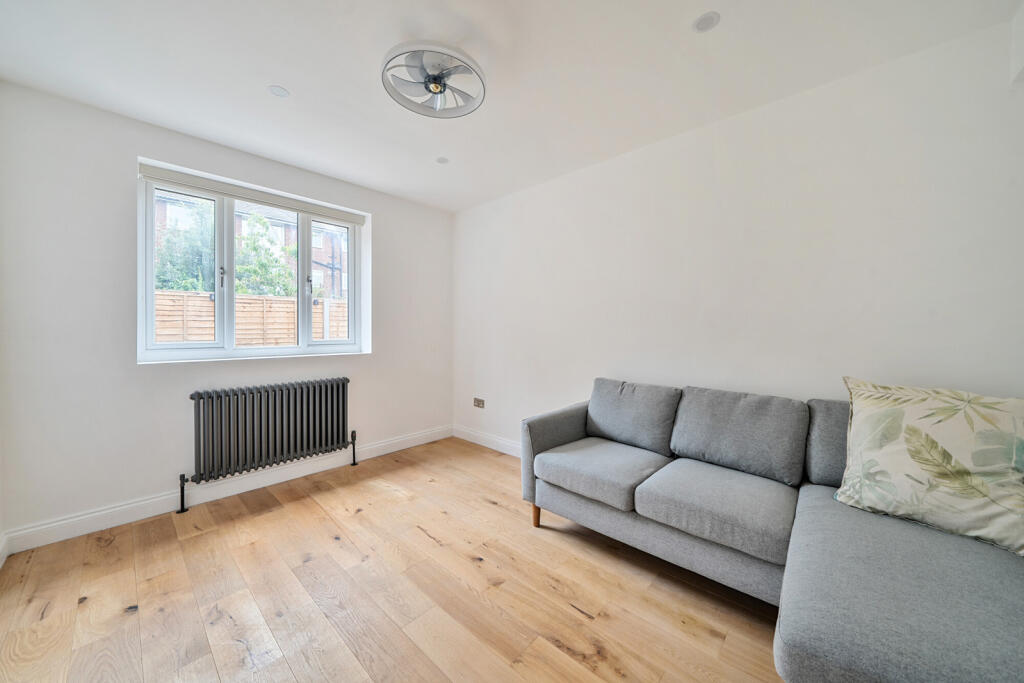 1320702-7-687504b...