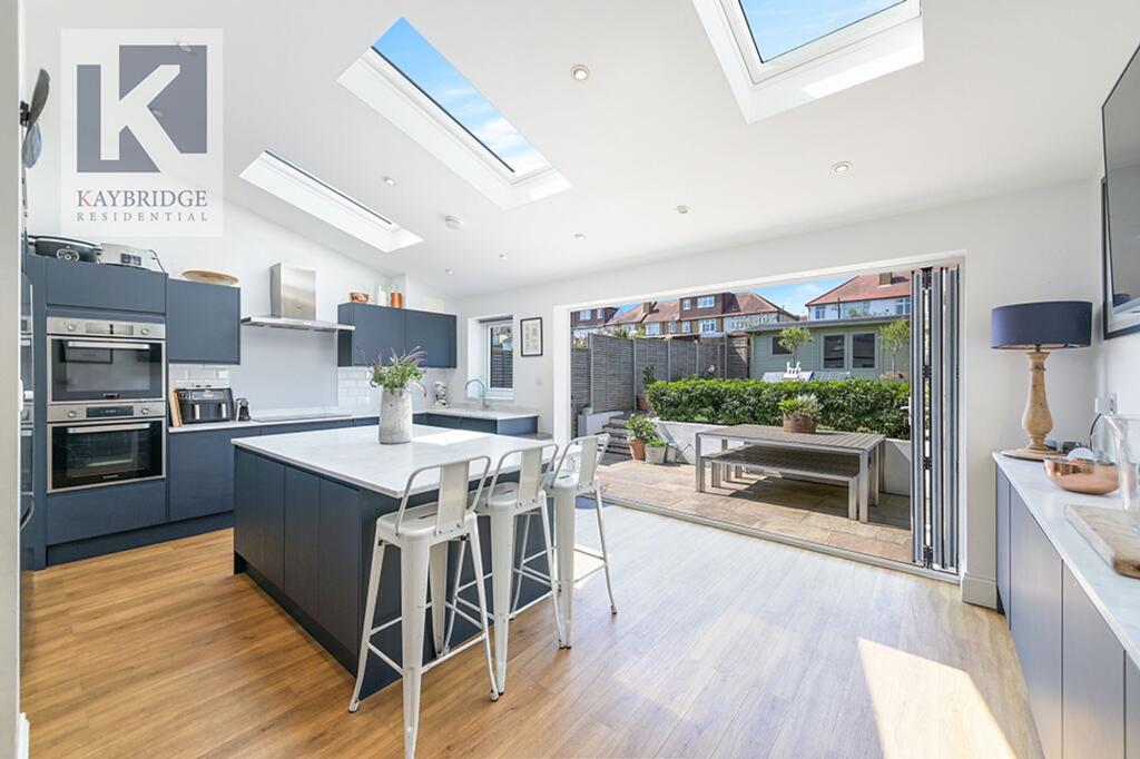 Bridgewood Road, Worcester Park - KT4 8XS