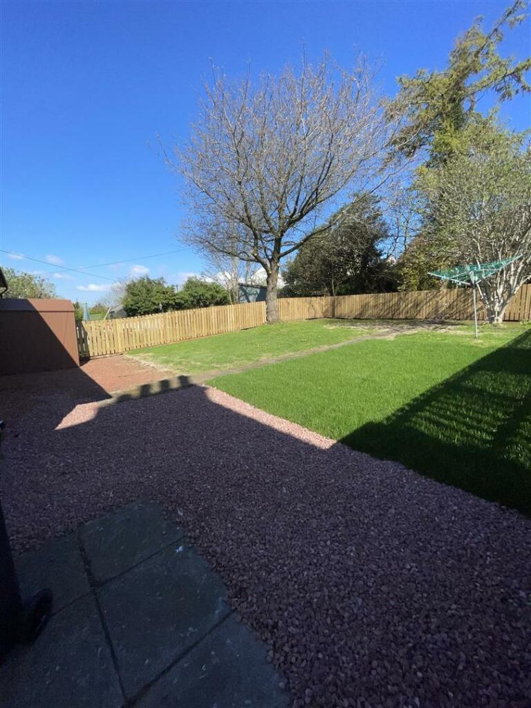 23 Highthorne Crescent Garden.jpeg