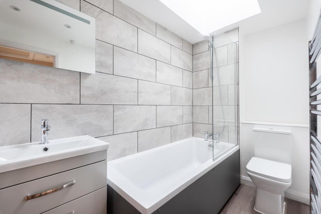 Flat 6, 32 Grosvenor Place, Bath BA1 6BA-11.jpg