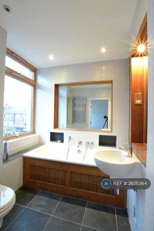 En-Suite Master Bathroom