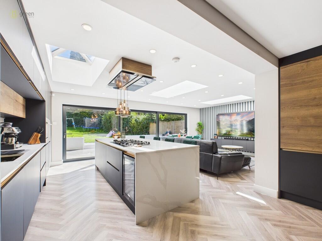 CAM03830G0-PR0221...