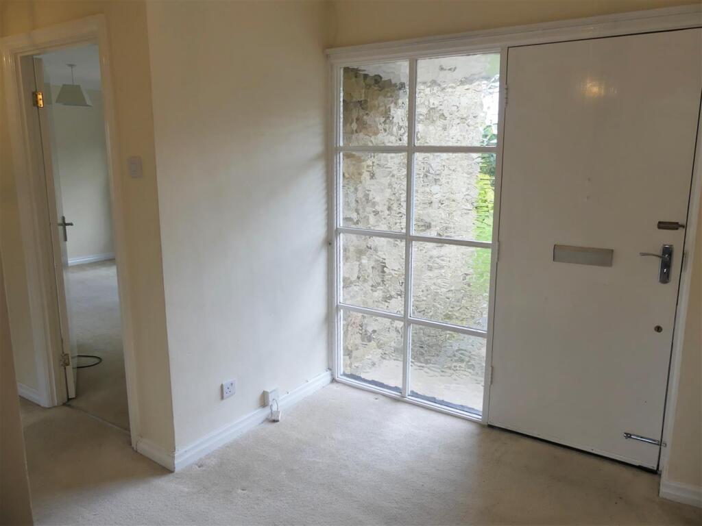 ENTRANCE HALL