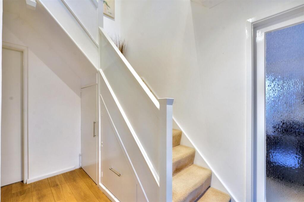 Entrance Hall_2.jpeg