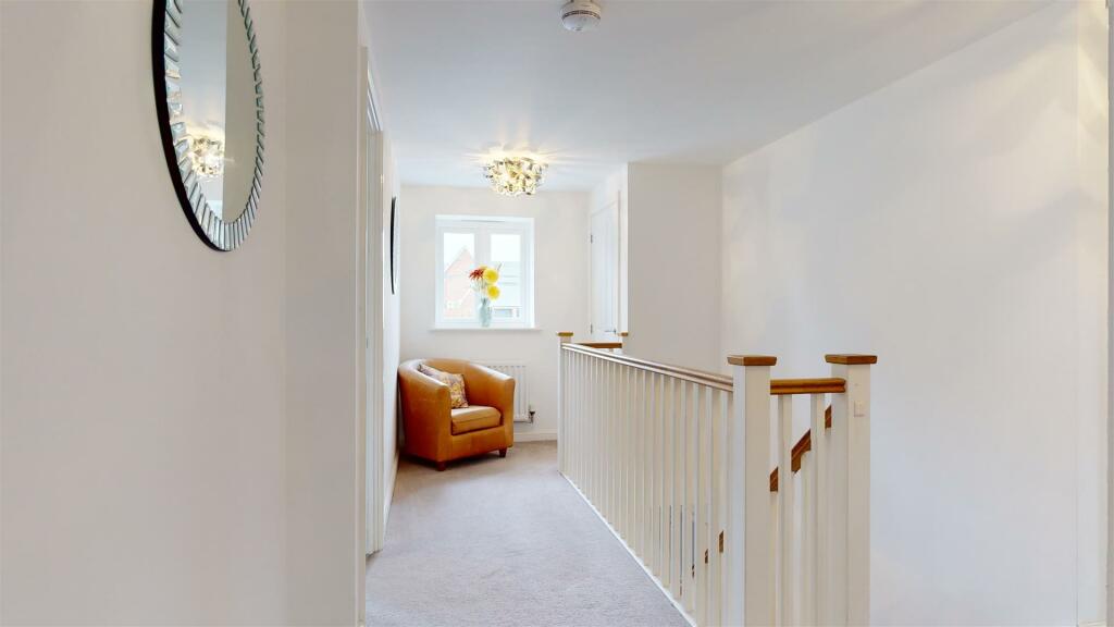 FIRST FLOOR LANDING