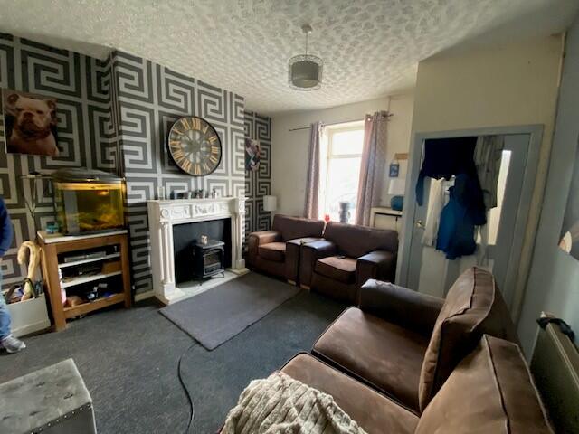 Lounge 2 T202507021312.jpg