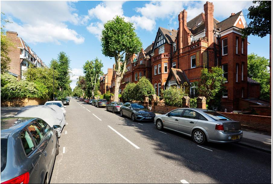 Eton Av 23.png