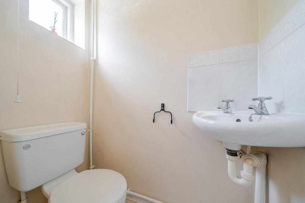 Cloakroom/Wc