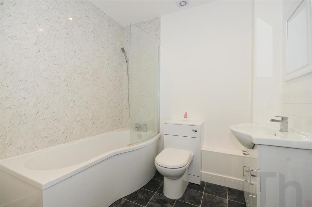 Bathroom.JPG